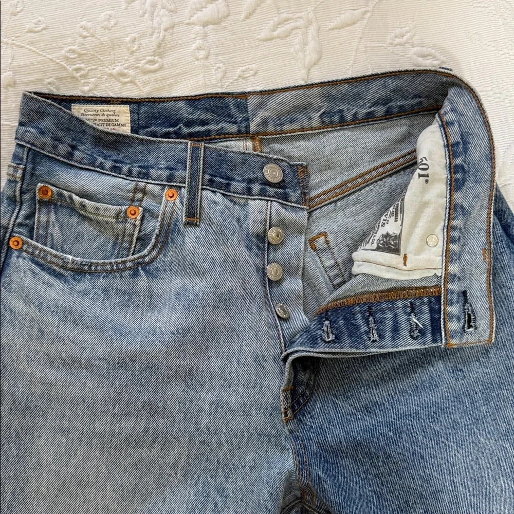 Levi’s 501 Two Tone Button Fly Straight Leg Jeans - Picture 2 of 9